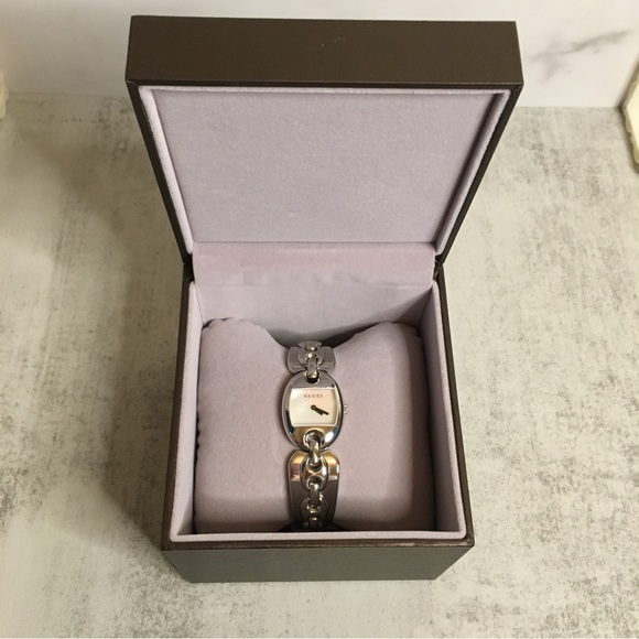 EUC Gucci Mother of Pearl Marina Chain Bracelet Watch - Picture 2 of 16